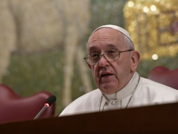 Francisco invita a la Iglesia a abordar con "coraje 