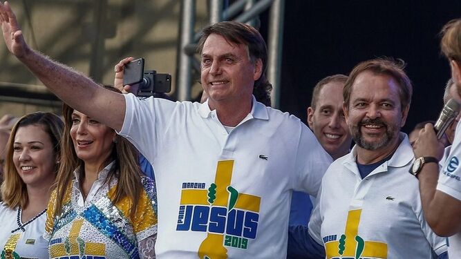 Bolsonaro, con evangélicos