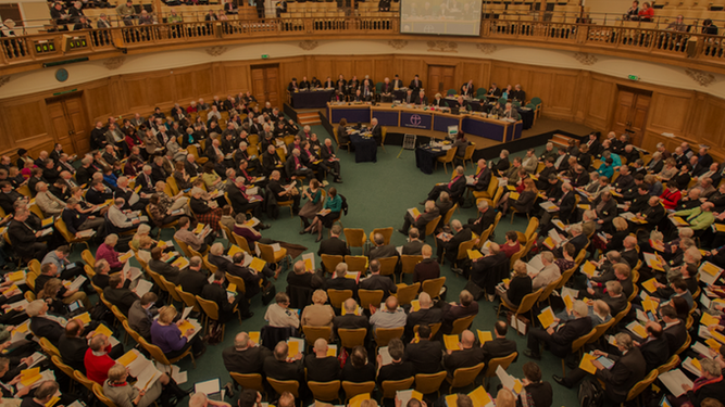 Por primera vez la Iglesia Anglicana ordena más mujeres que hombres