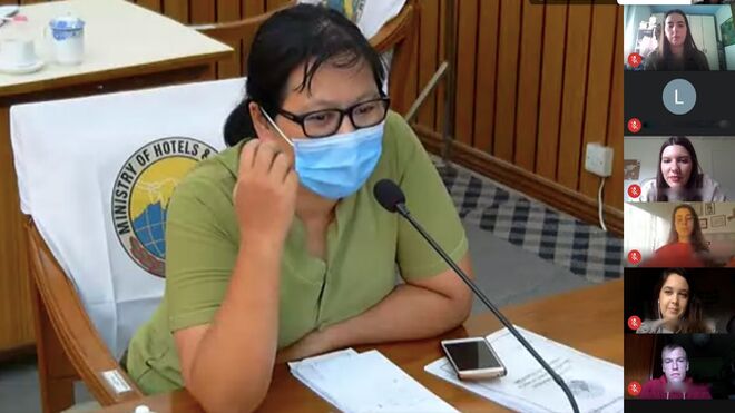 Daw Khin Than Win, directora general del M. de Hoteles y Turismo de la República de la Unión de Myanmar