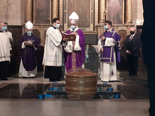 Omella, en el funeral de Iguacén: &quot;Fue un gran pastor que nos ha tocado a todos el corazón&quot;