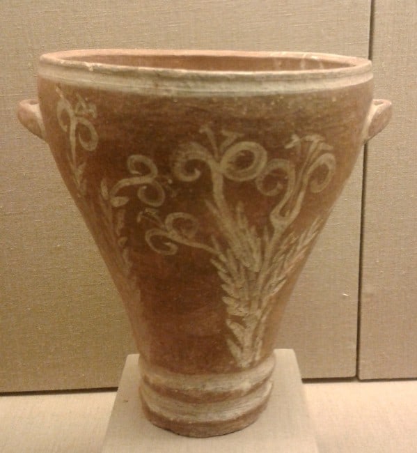 Santorini-Akrotiri-flower-pot-with-lilies