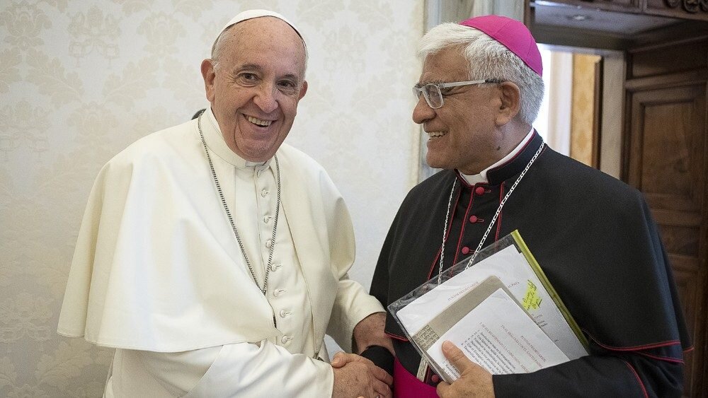 Papa Francisco y Mons. Cabrejos