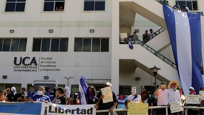 Protesta de estudiantes en la UCA