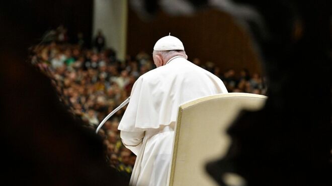 El Papa No Tiene Fiebre, Pero Prosigue La