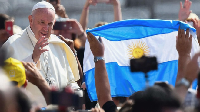 Após a posse de Milei, Papa Francisco evita polêmica com o presidente  argentino