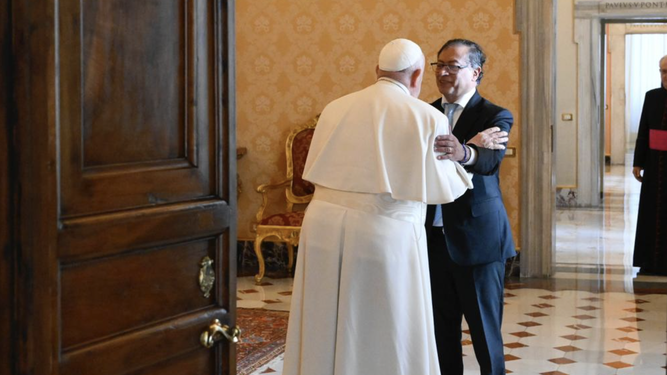 Gustavo Petro, con el Papa Francisco