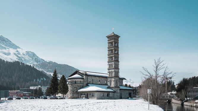 Iglesia en St. Moritz, en los Alpes suizos