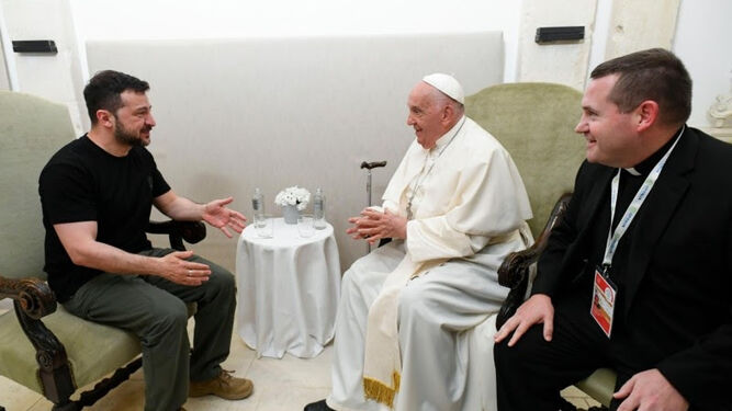 Papa Francisco y Zelenski en Apulia