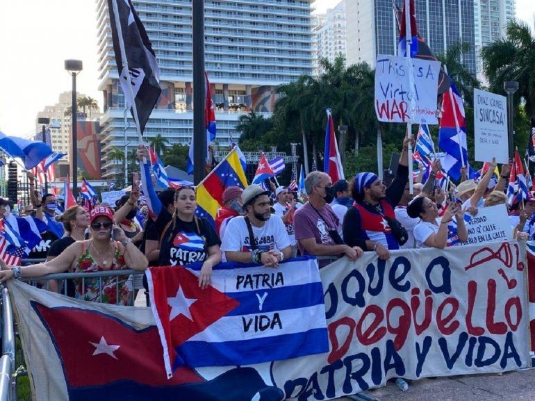 manifestantes en Miami