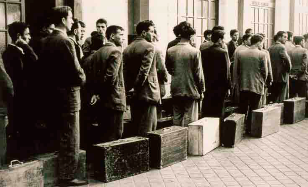 Salida de los primeros trabajadores con destino a Bélgica. Madrid, 25 de marzo de 1957