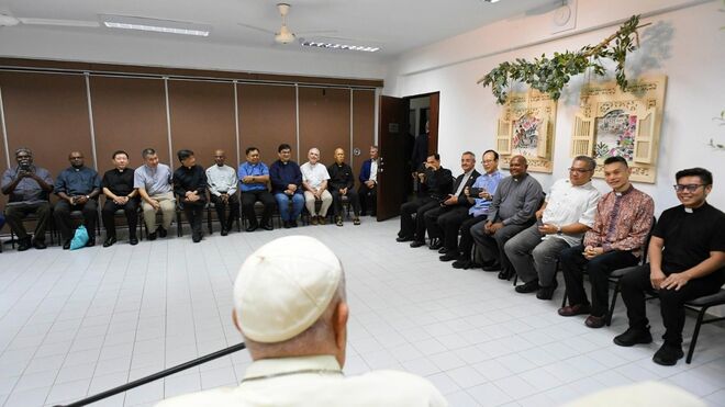 Francisco, con los jesuitas de Singapur