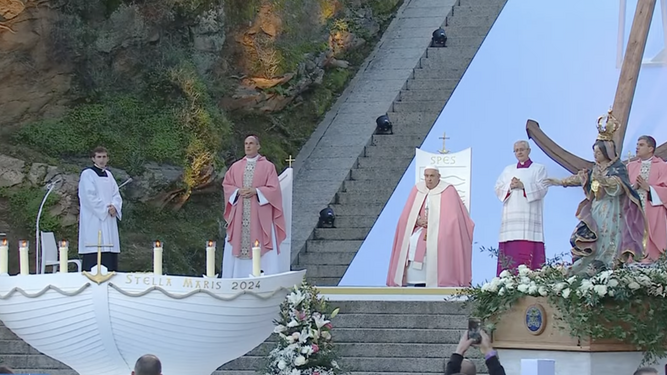 Altar de la misa en Ajaccio