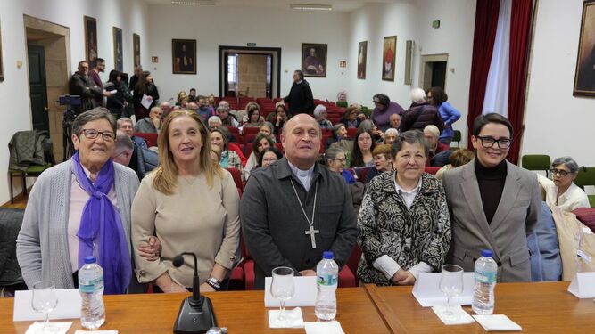 Participantes de la mesa redonda en el Instituto Teológico Compostelano