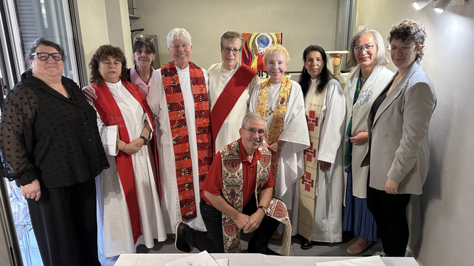 Christina y sus compañeras sacerdotisas