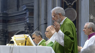 El Papa con Grech y Marin