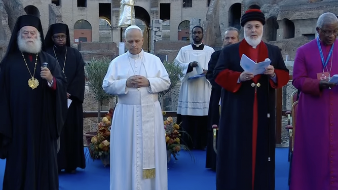 El Papa, con otros líderes religiosos, en el Coliseo