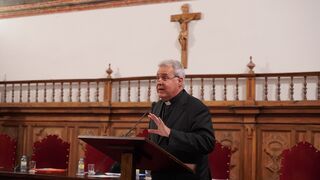 Monseñor Mario Iceta en la UPSA